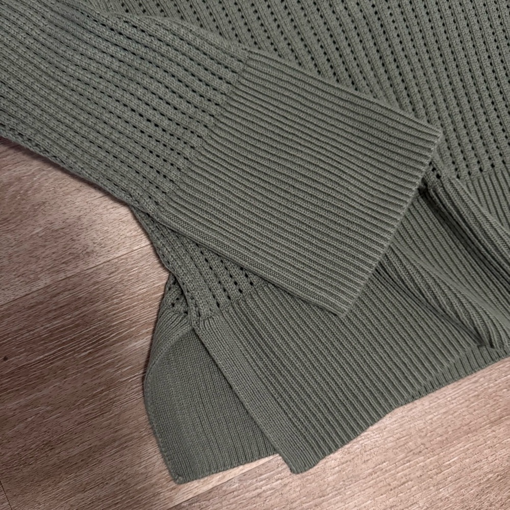 GAP Olive V-Neck Sweater - Picture 3 of 4
